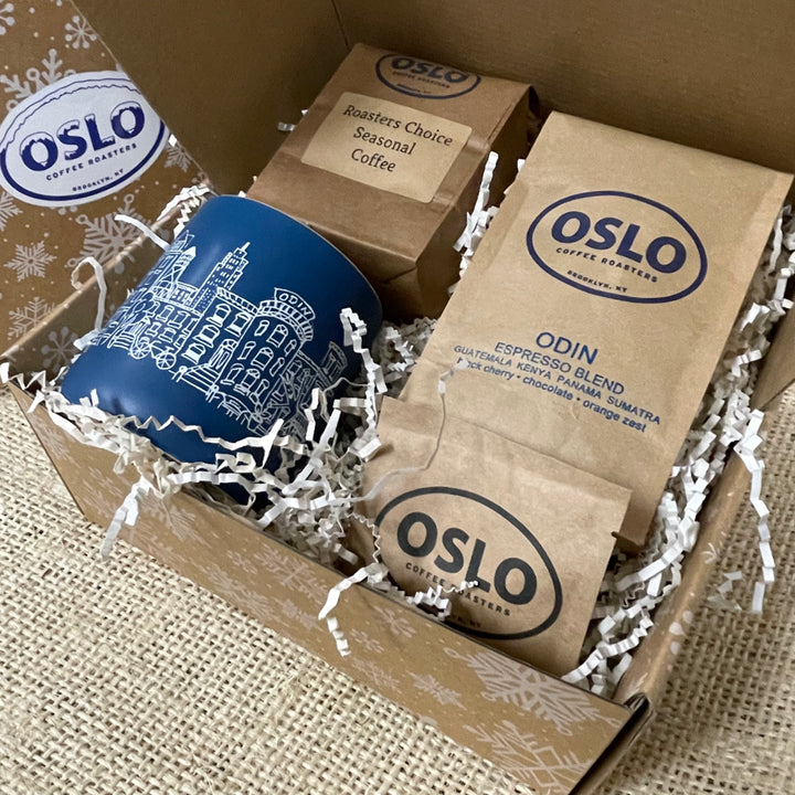 Oslo gift box with coffee bean bags and a cup
